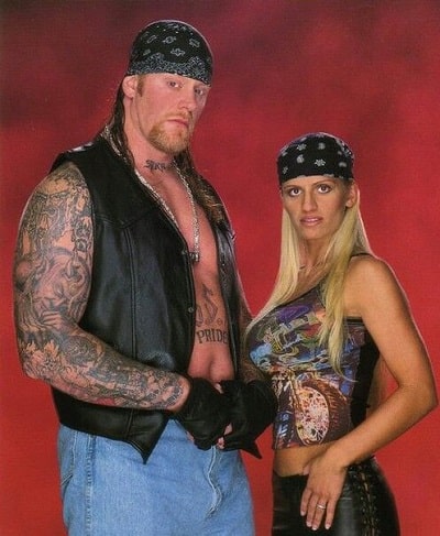 A picture of Sara Calaway with her former husband, The Undertaker.
